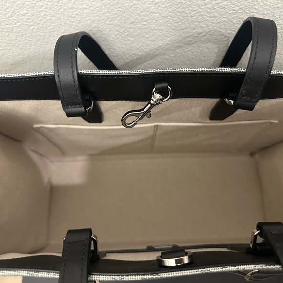 MCM Vintage Jacquard Logo Tote - Picture 13 of 14